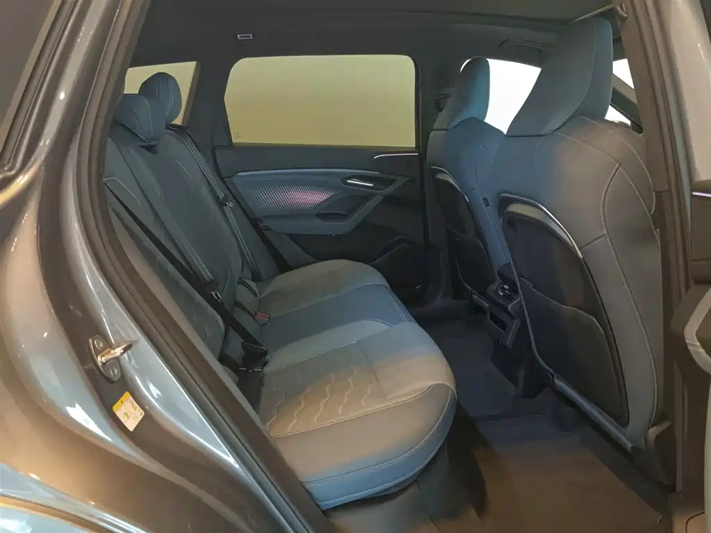 Audi Q6L e-tron — миниатюра 9