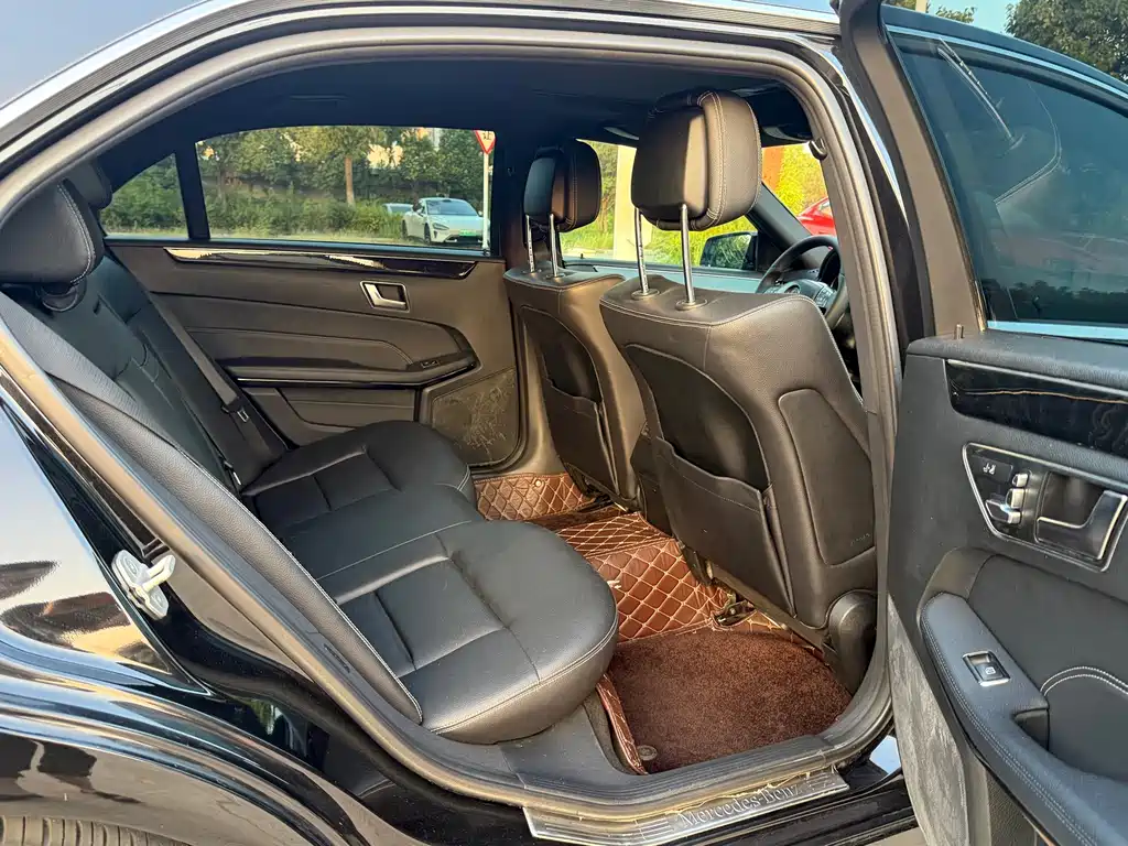 Mercedes-Benz E-Class — миниатюра 17