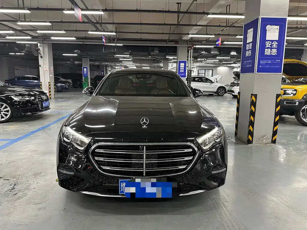 Mercedes-Benz E-Class — миниатюра 2