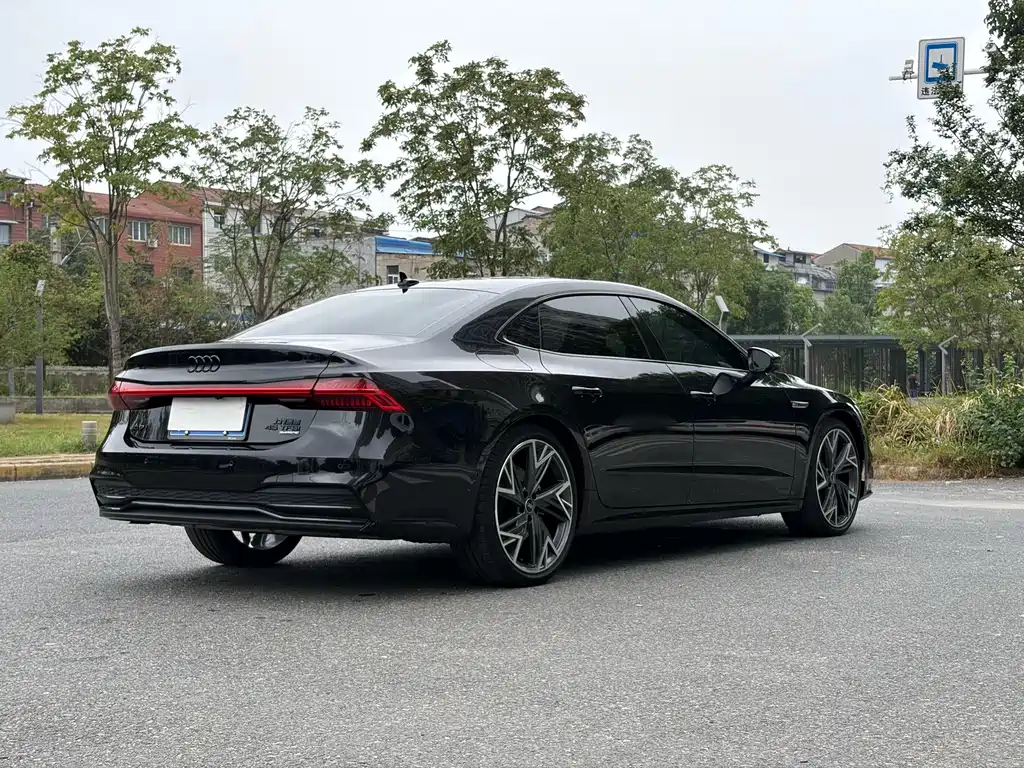 Audi A7L — миниатюра 9
