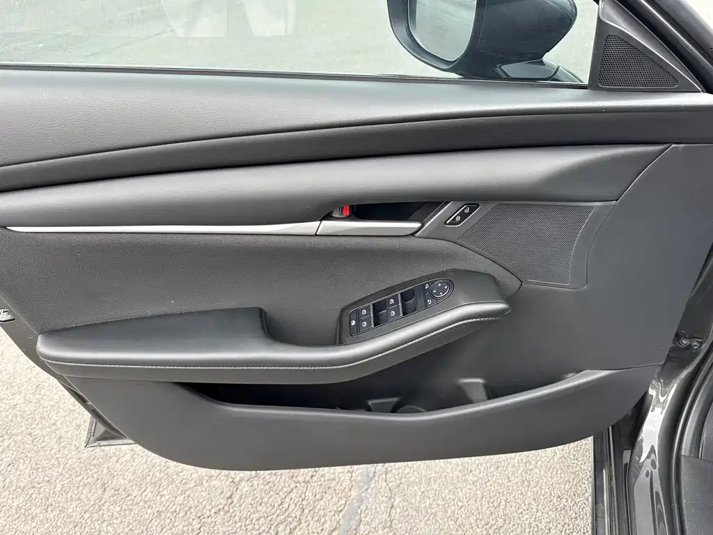 Mazda 3 Axela — миниатюра 14