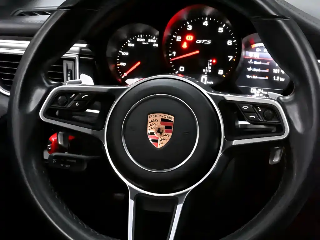 Porsche Macan — миниатюра 15