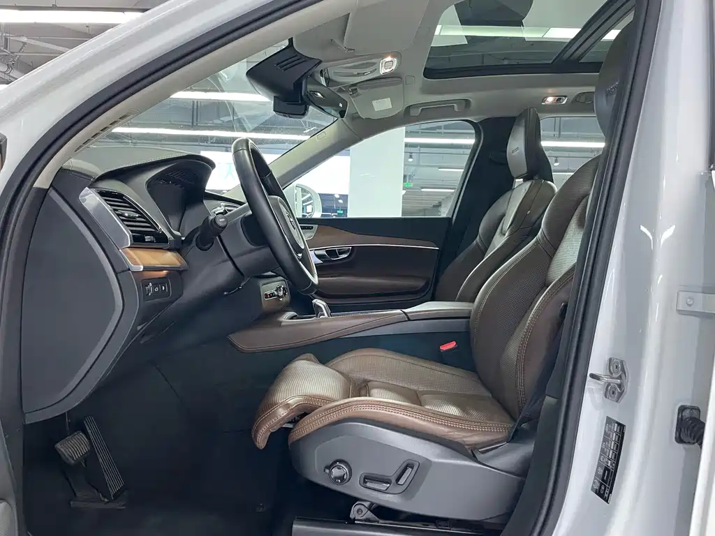 Volvo XC90 PHEV — миниатюра 3