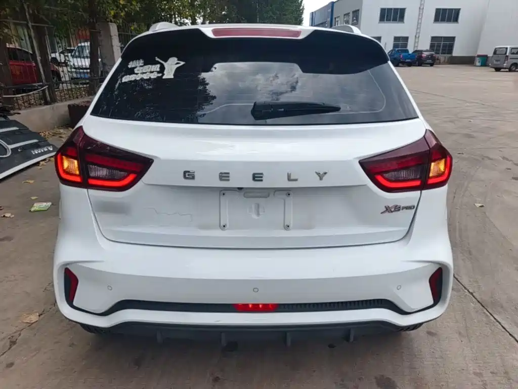 Geely Vision X3 — миниатюра 6