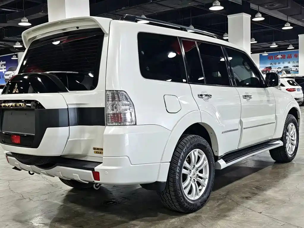 Mitsubishi V97 2019 3.8L AT