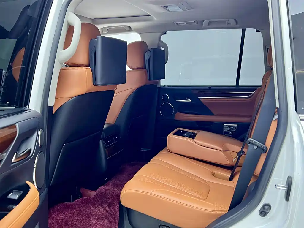 Lexus LX — миниатюра 31