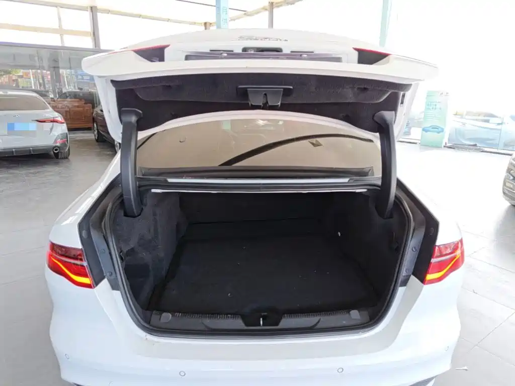 Jaguar XEL — миниатюра 19