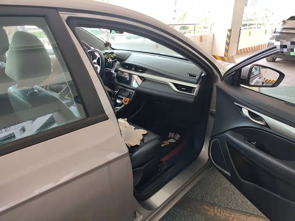 Geely Emgrand — миниатюра 20