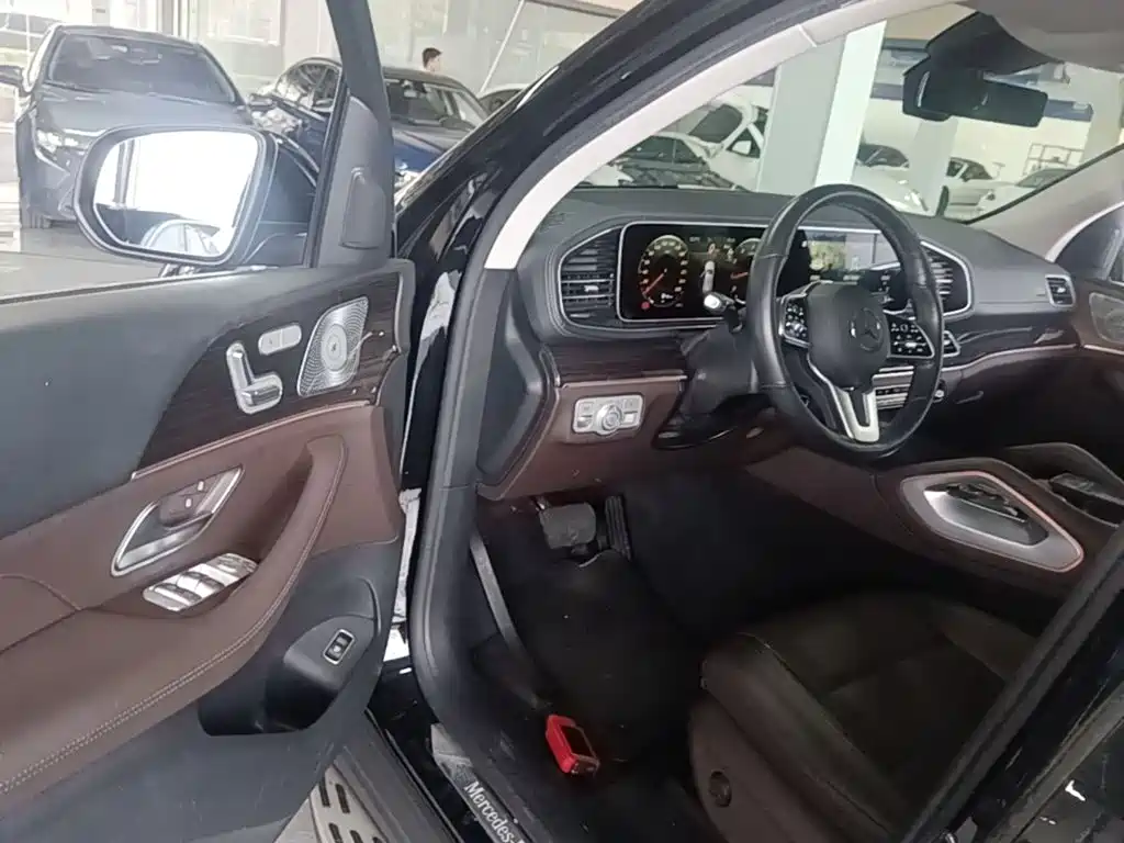 Mercedes-Benz GLE (Import) — миниатюра 16