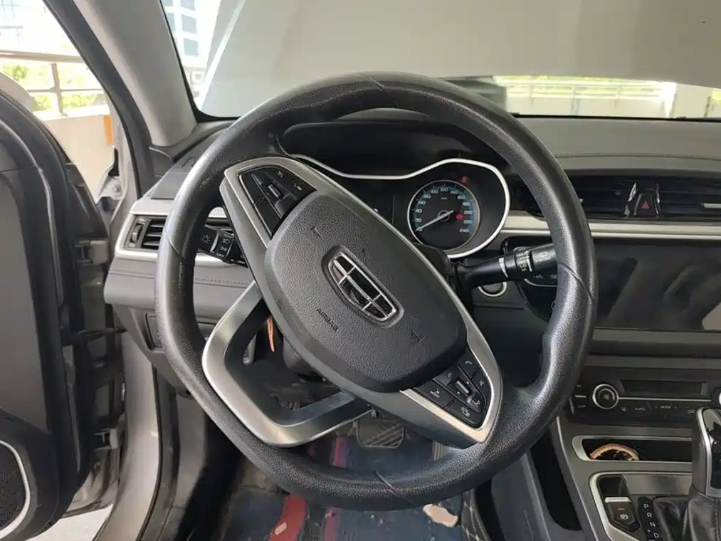 Geely Emgrand — миниатюра 13