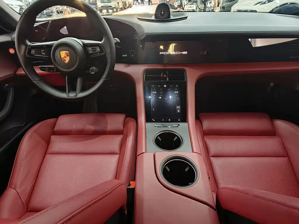 Porsche Taycan — миниатюра 13