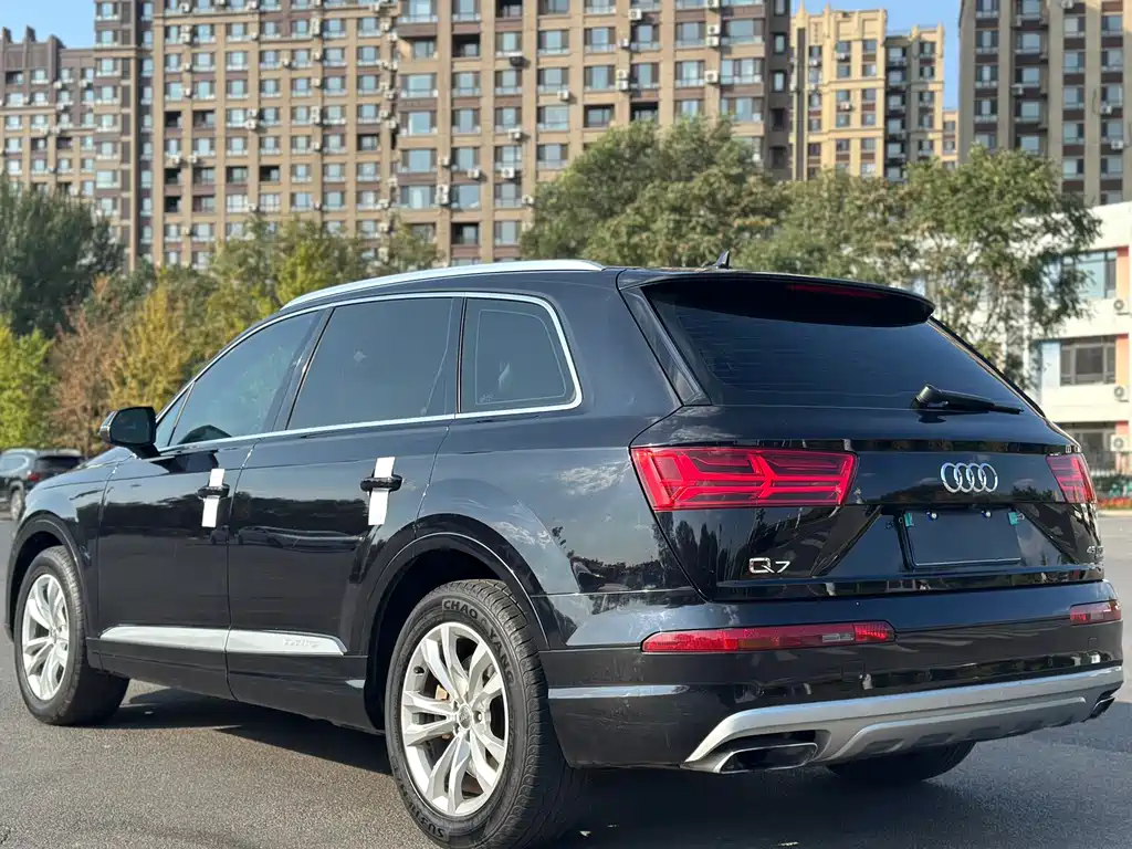 Audi Q7 — миниатюра 6