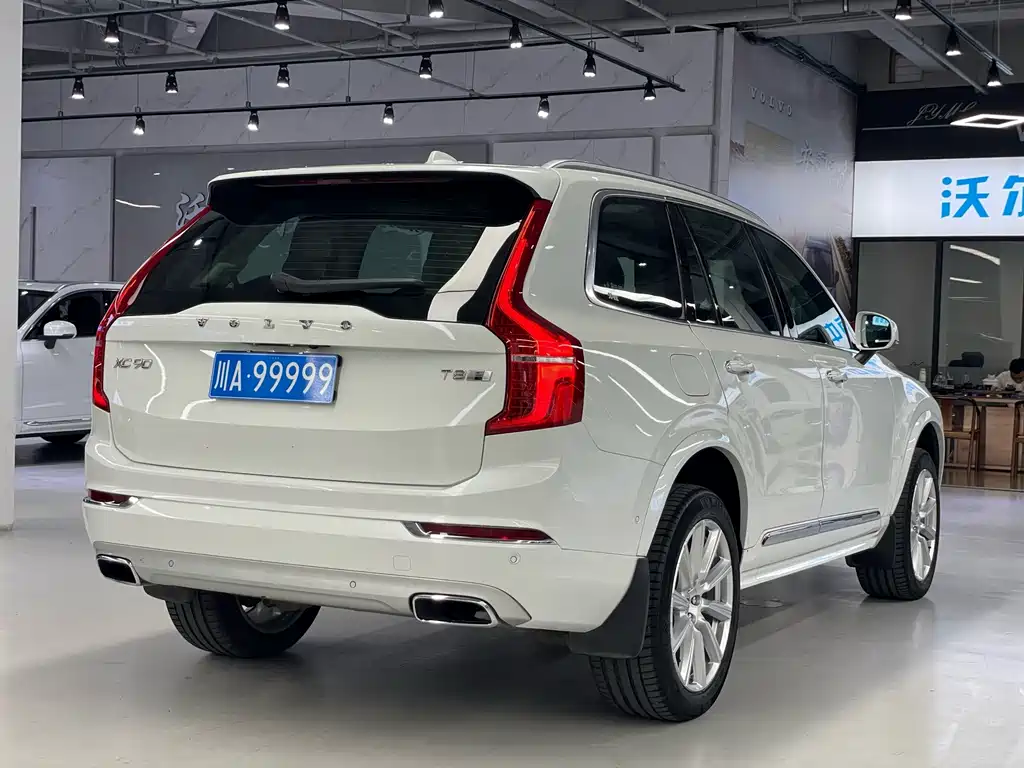 Volvo XC90 PHEV — миниатюра 11