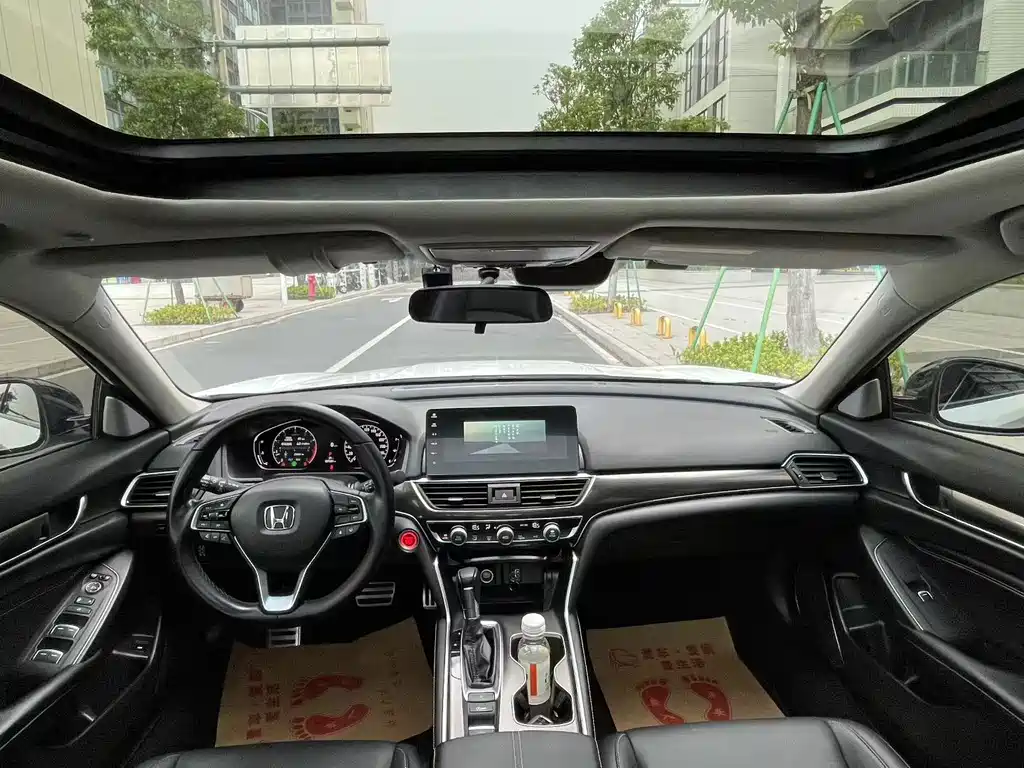 Honda Accord — миниатюра 8
