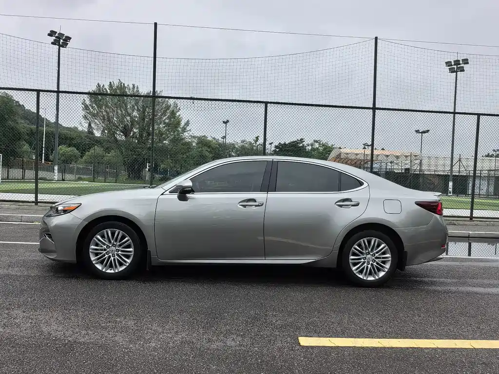 Lexus ES — миниатюра 7