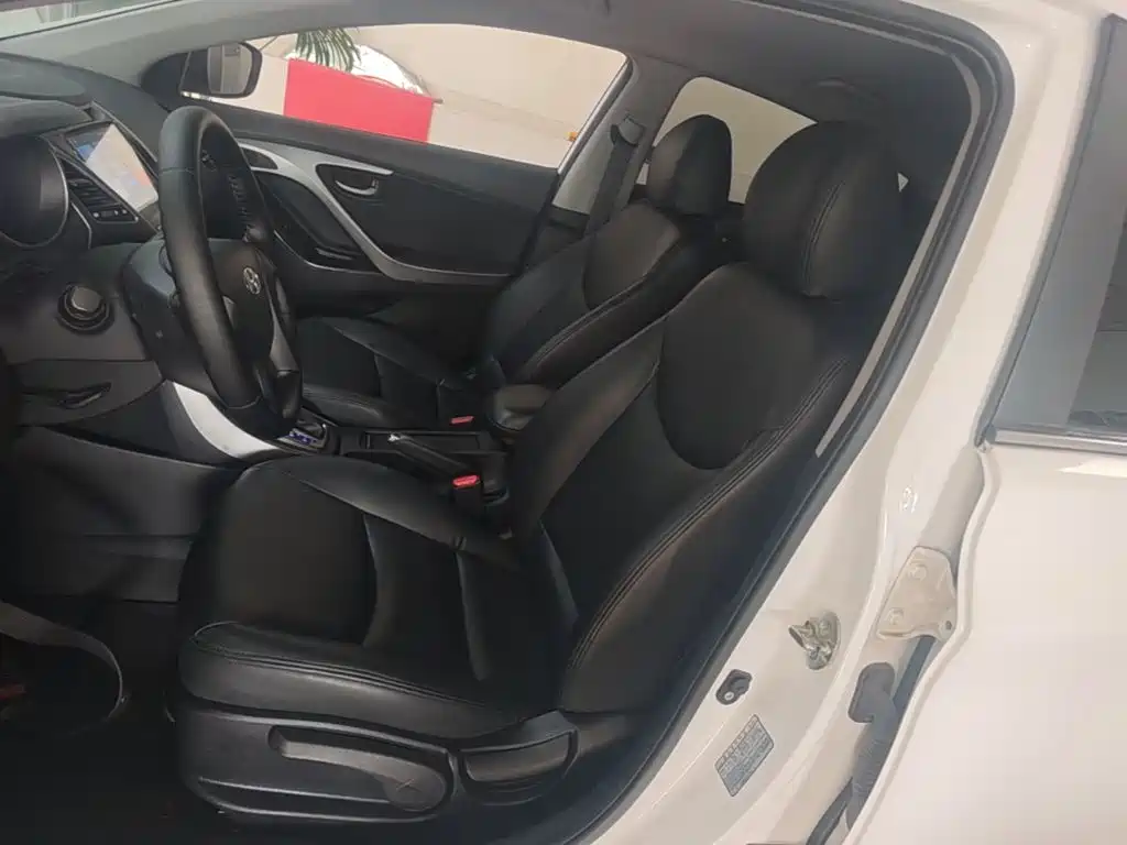 Hyundai Elantra Langdong — миниатюра 15