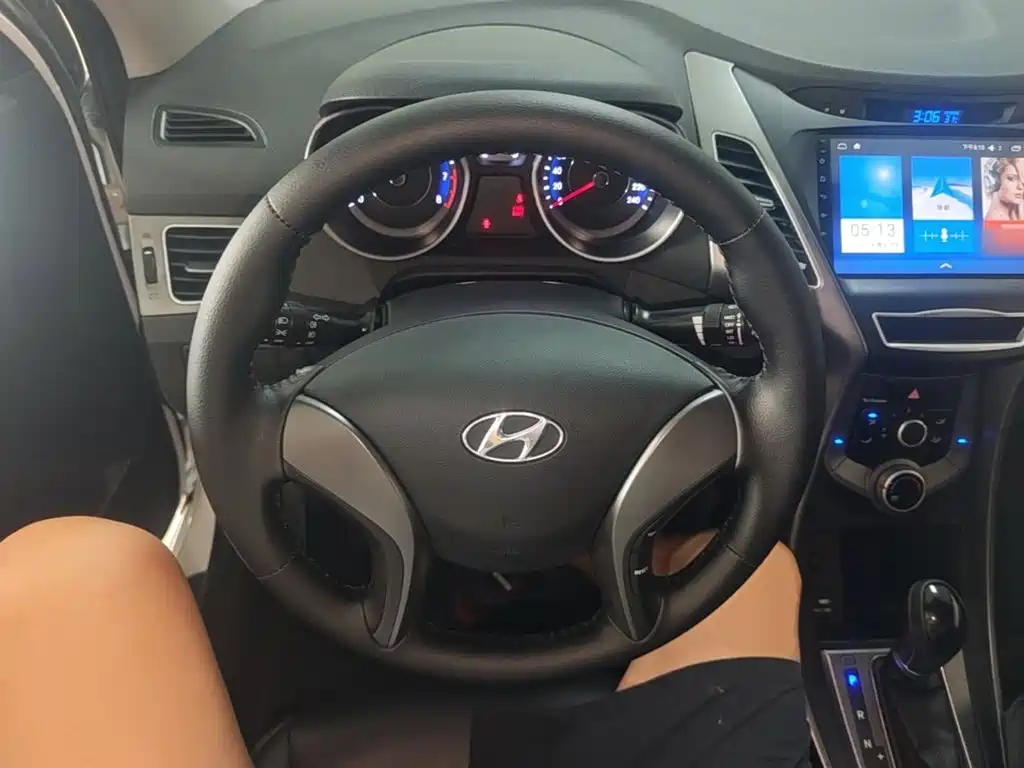 Hyundai Elantra Langdong — миниатюра 11