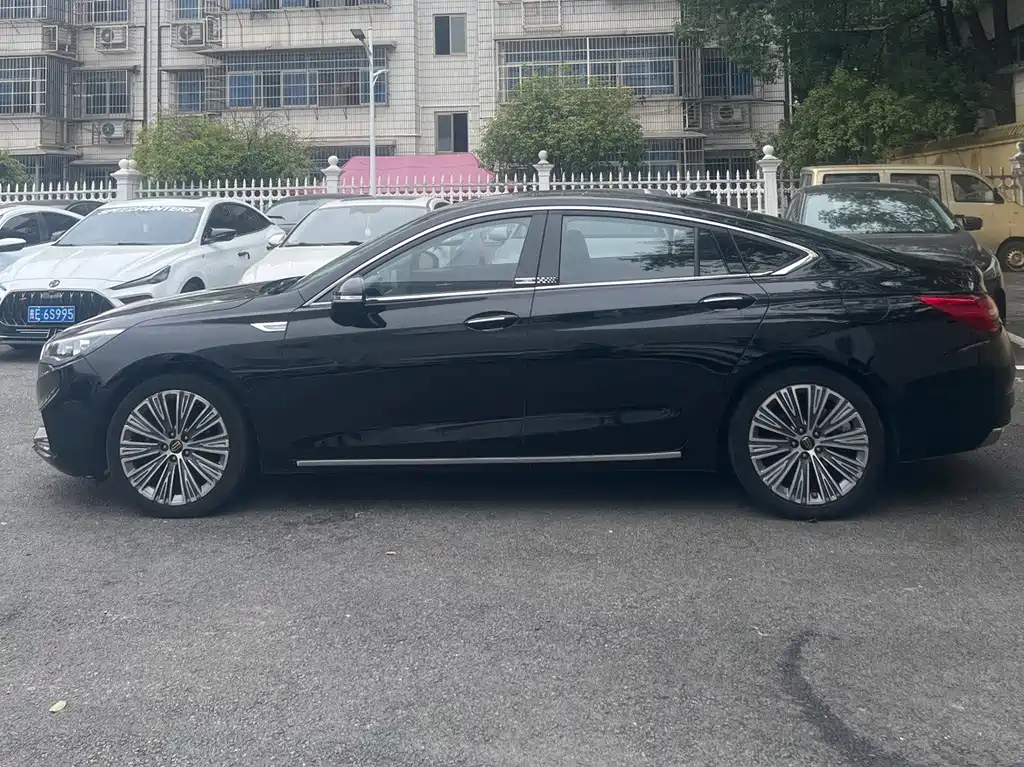 Hongqi Hongqi H5 — миниатюра 3