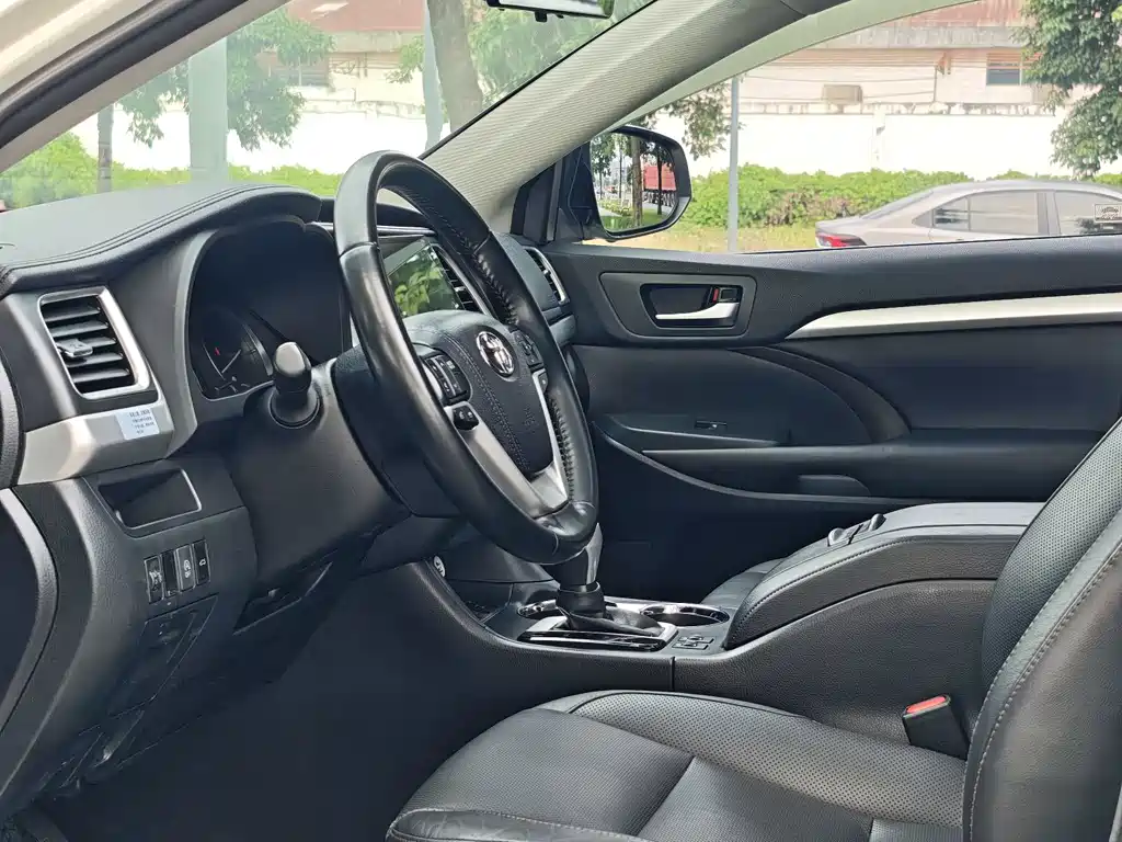 Toyota Highlander — миниатюра 11