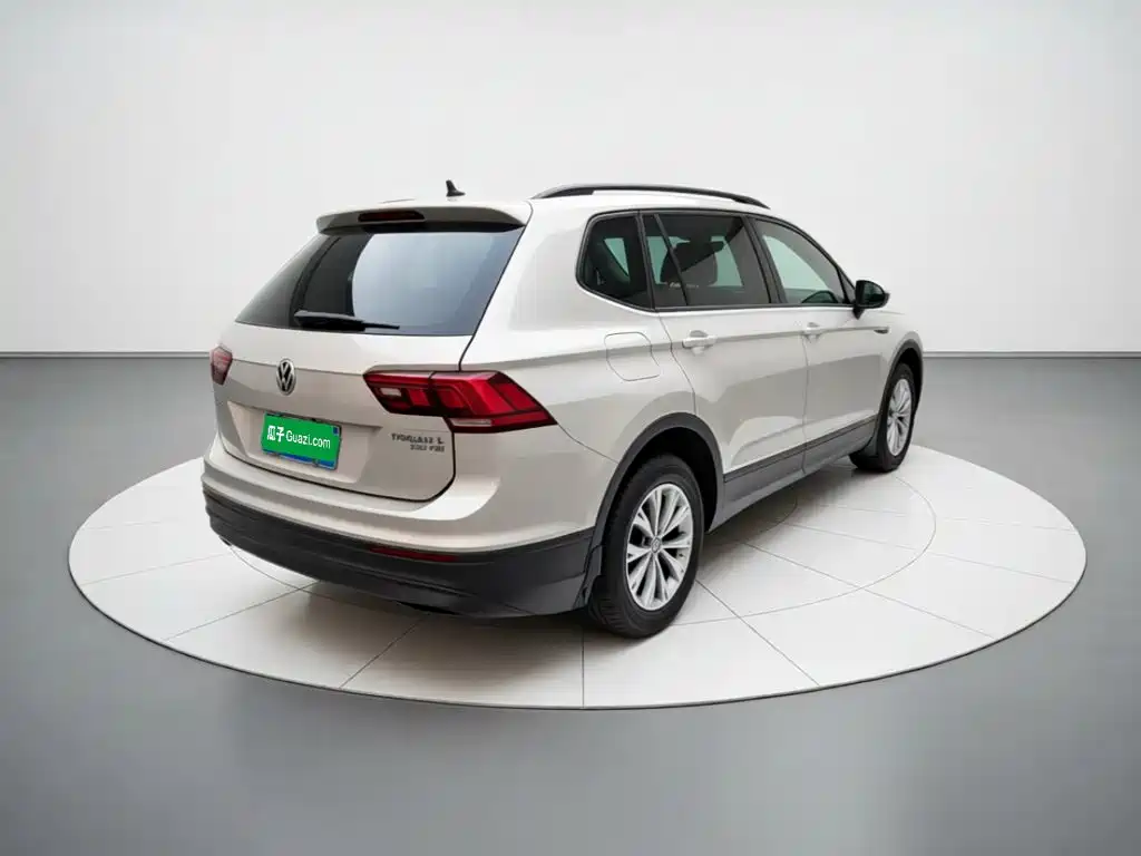 Volkswagen Tiguan L — миниатюра 6