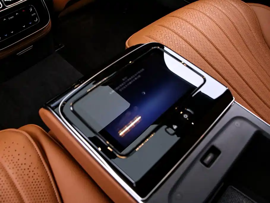 Mercedes-Benz S-Class — миниатюра 17