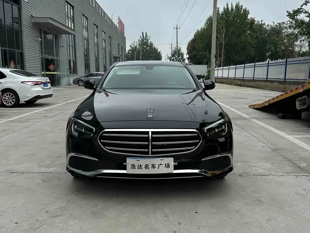 Mercedes-Benz E-Class — миниатюра 2