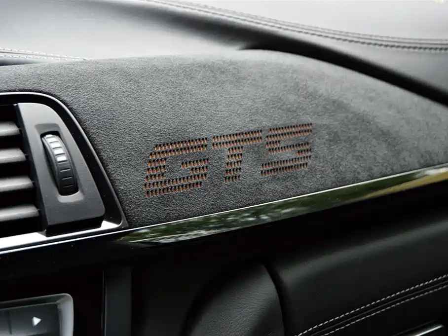 BMW M4 — миниатюра 10