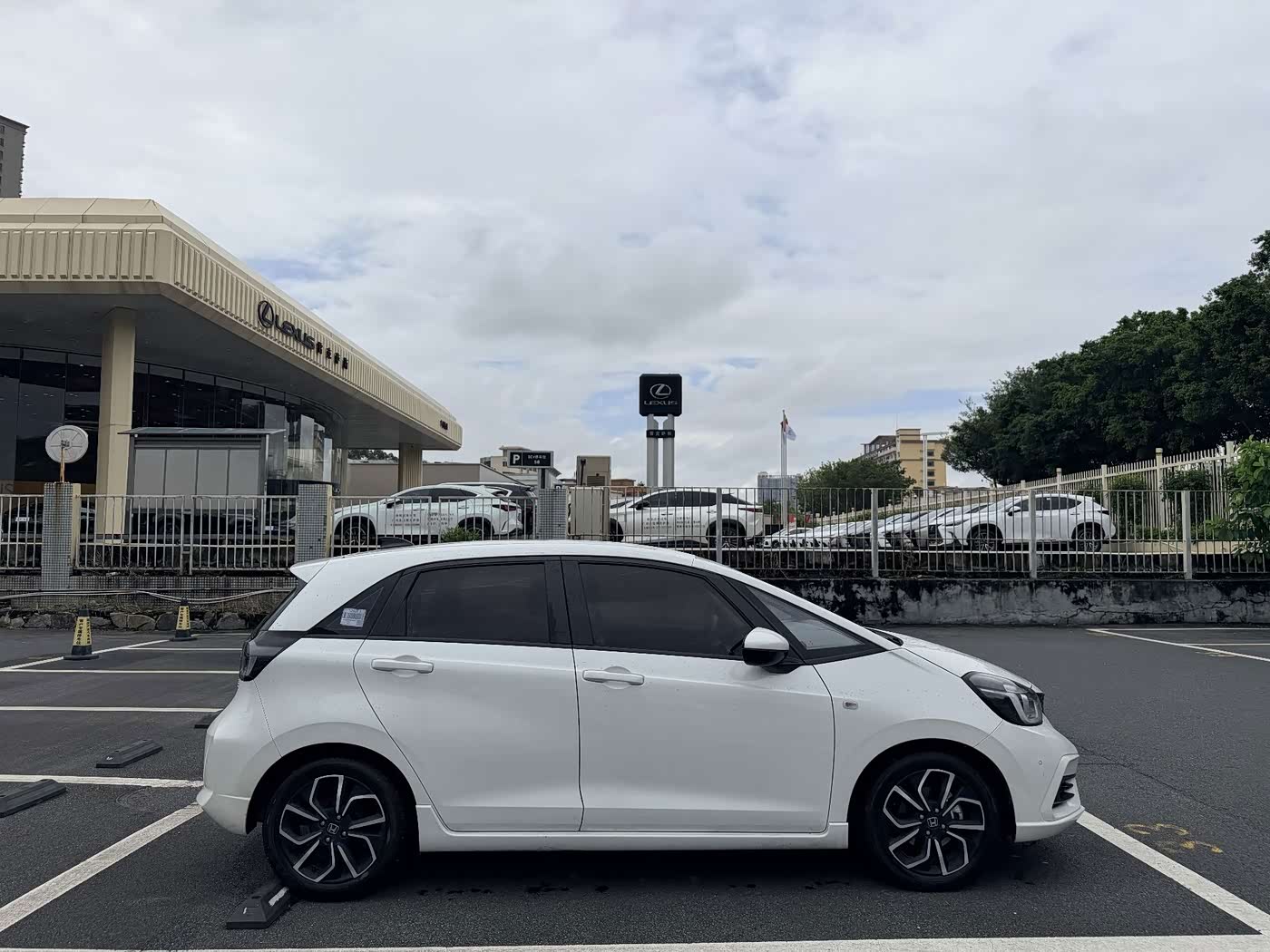 Honda Life 1.5 л 2024 г. Белый, пробег 16900 км