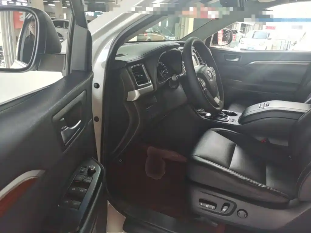 Toyota Highlander — миниатюра 16