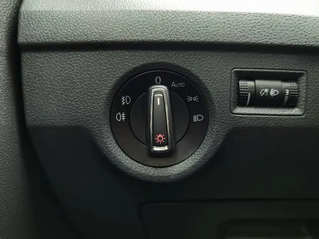 Volkswagen Passat — миниатюра 21