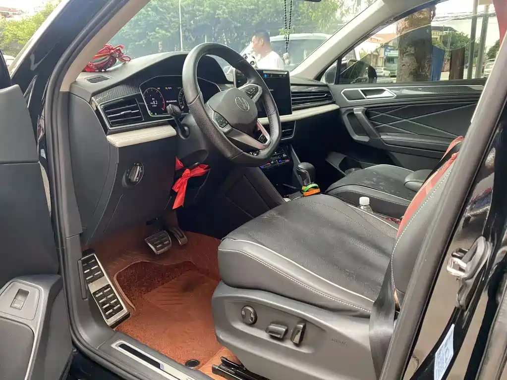 Volkswagen Tiguan L — миниатюра 7