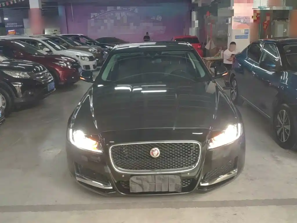 Jaguar XFL — миниатюра 3