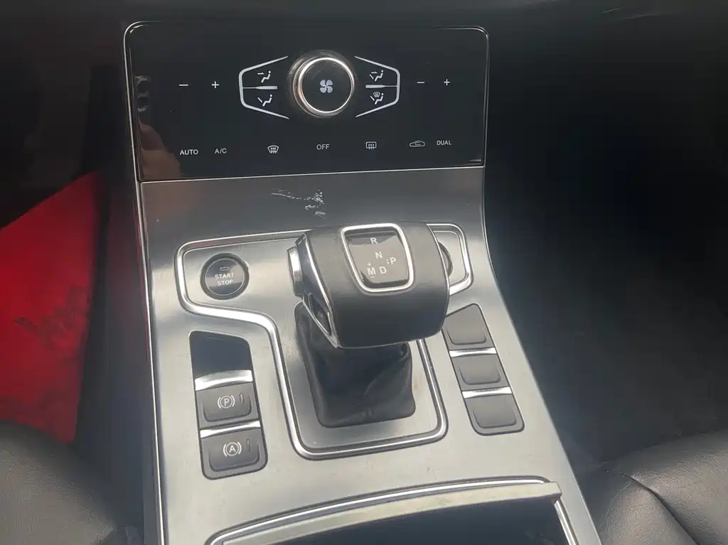 Hongqi Hongqi H5 — миниатюра 18
