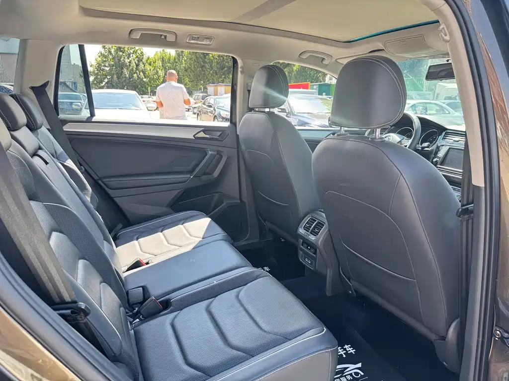 Volkswagen Tiguan L — миниатюра 10