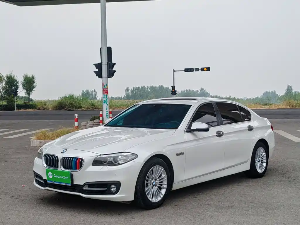 BMW 5 Series — миниатюра 2