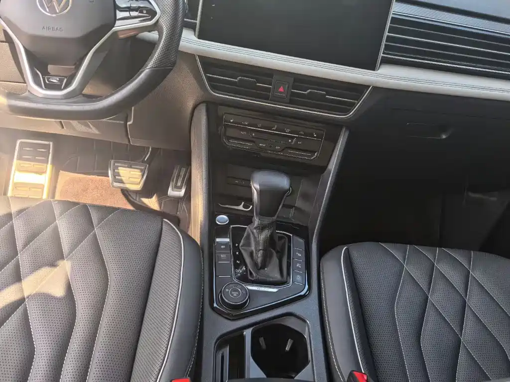 Volkswagen Tiguan L — миниатюра 12