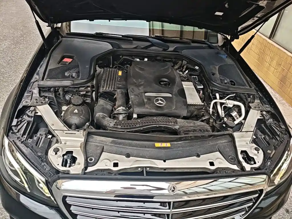 Mercedes-Benz E-Class — миниатюра 20