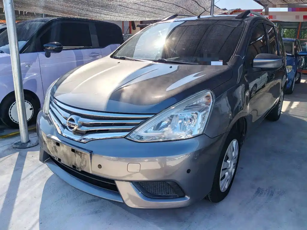 Nissan Livina