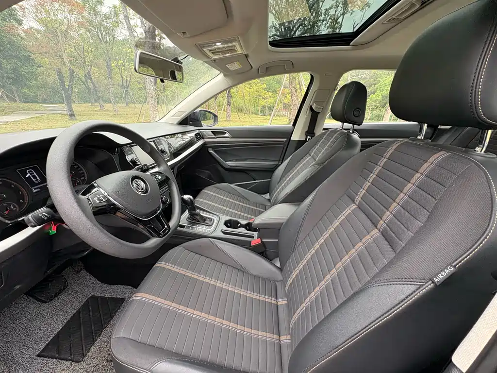 Volkswagen Lavida — миниатюра 4