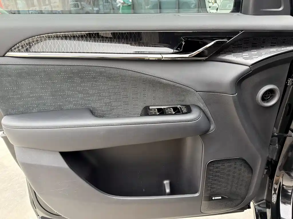 ZEEKR EXTREME KRYPTON 009