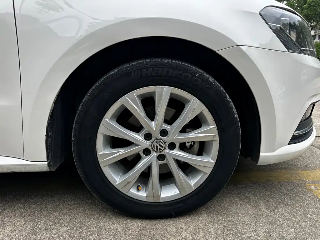 Volkswagen Lavida — миниатюра 4