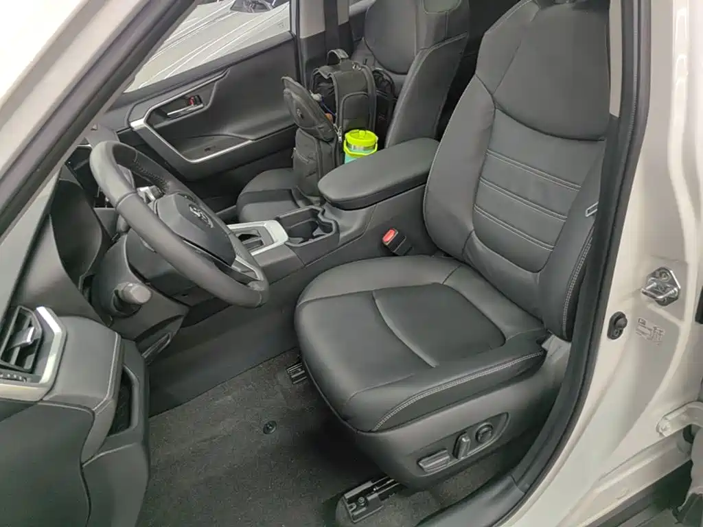 Toyota RAV4 — миниатюра 15