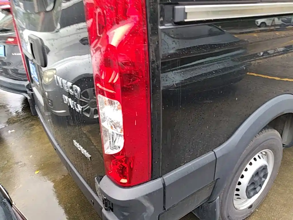 IVECO Ousheng — миниатюра 8