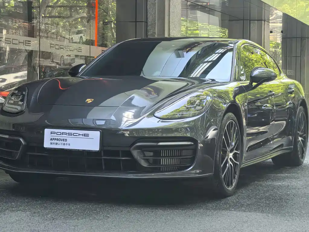 Porsche Panamera 2023