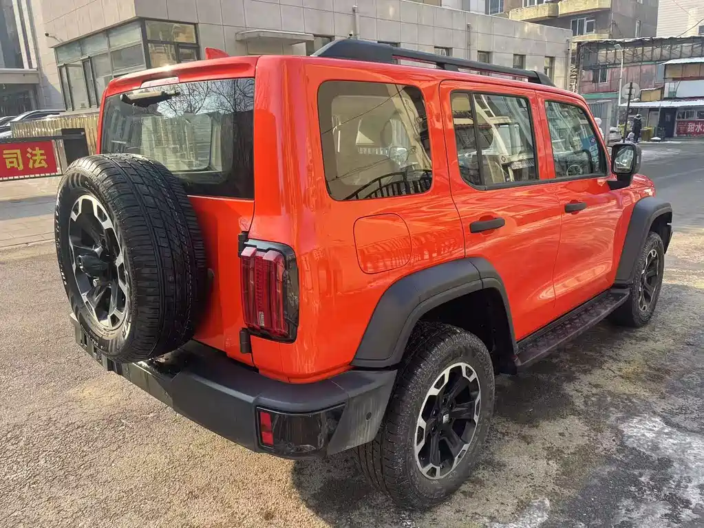 TANK TANK 300 NEW ENERGY