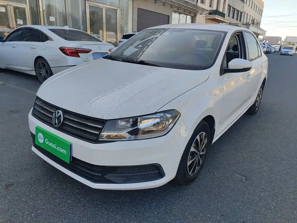 Volkswagen Santana — миниатюра 2