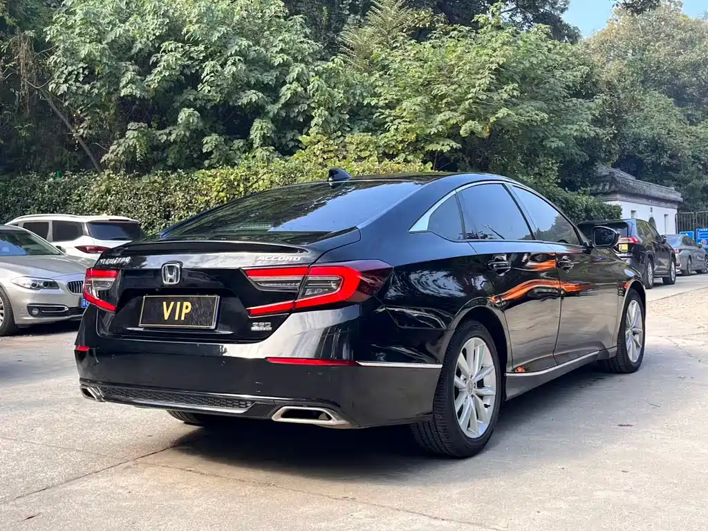 Honda Accord — миниатюра 9