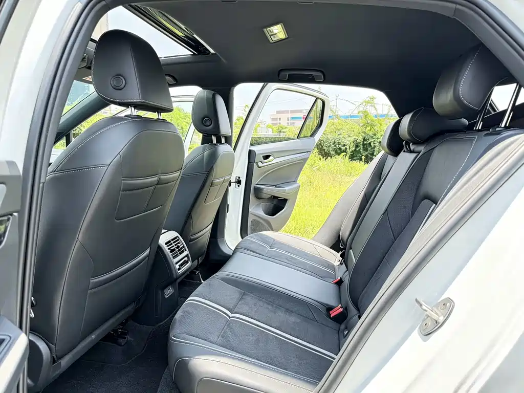 Volkswagen Golf — миниатюра 9