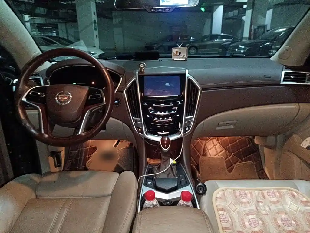 Cadillac SRX — миниатюра 5