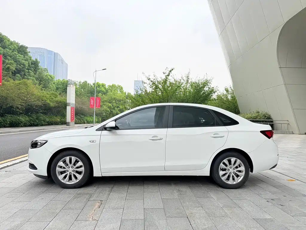 Buick Excelle — миниатюра 5